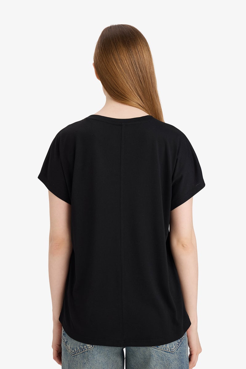 ديفاكتو تيشيرت نص كم بطبعة فراشة وياقة مستديرة - Image 5